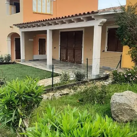 Kompleks wypoczynkowy Mirice Vignola Mare Casa Giorgia Aglientu